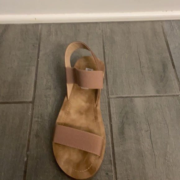 Shoes - Picture 5 of 5